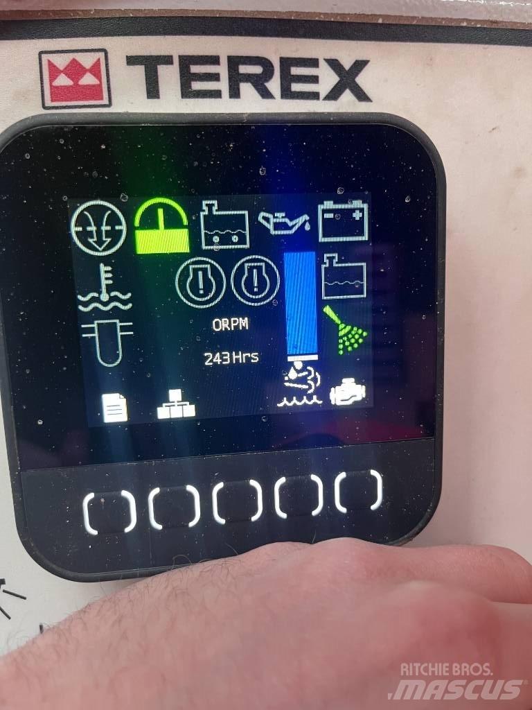 Terex Finlay 883+ E 自走式スクリーン