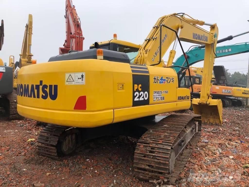 Komatsu pc220-7 大型油圧ショベル12t以上（パワーショベル・ユンボ）