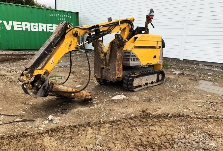 Brokk 160 解体油圧ショベル