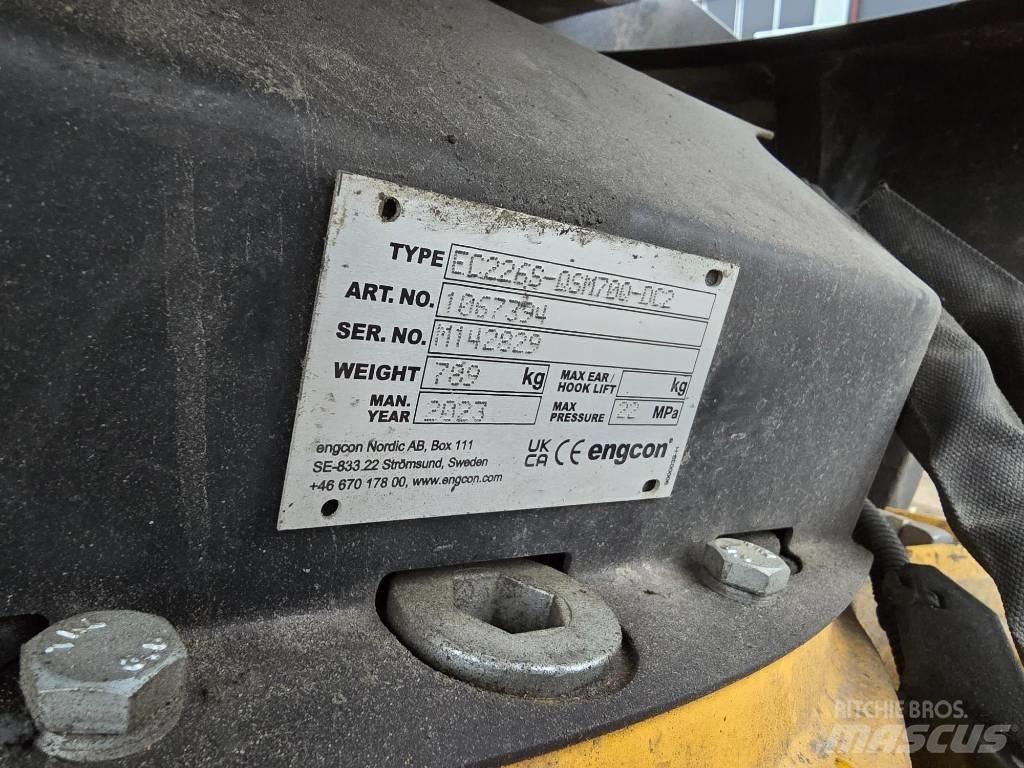 Komatsu PC 228 US-11 大型油圧ショベル12t以上（パワーショベル・ユンボ）