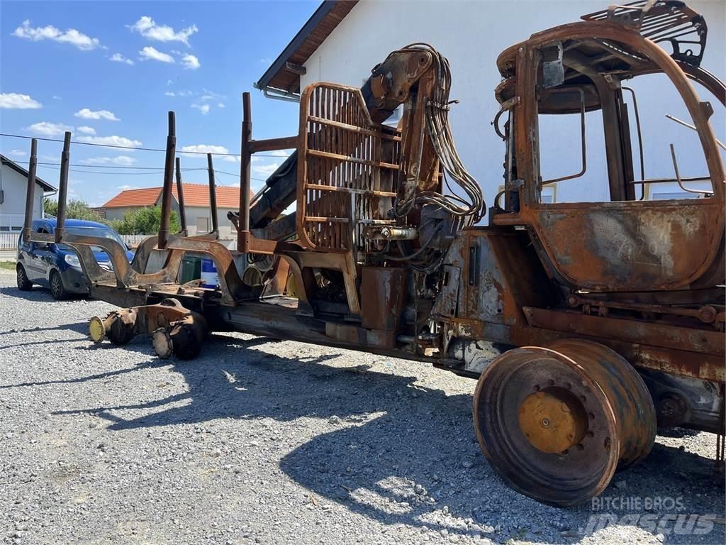 John Deere 1110E フォワーダー