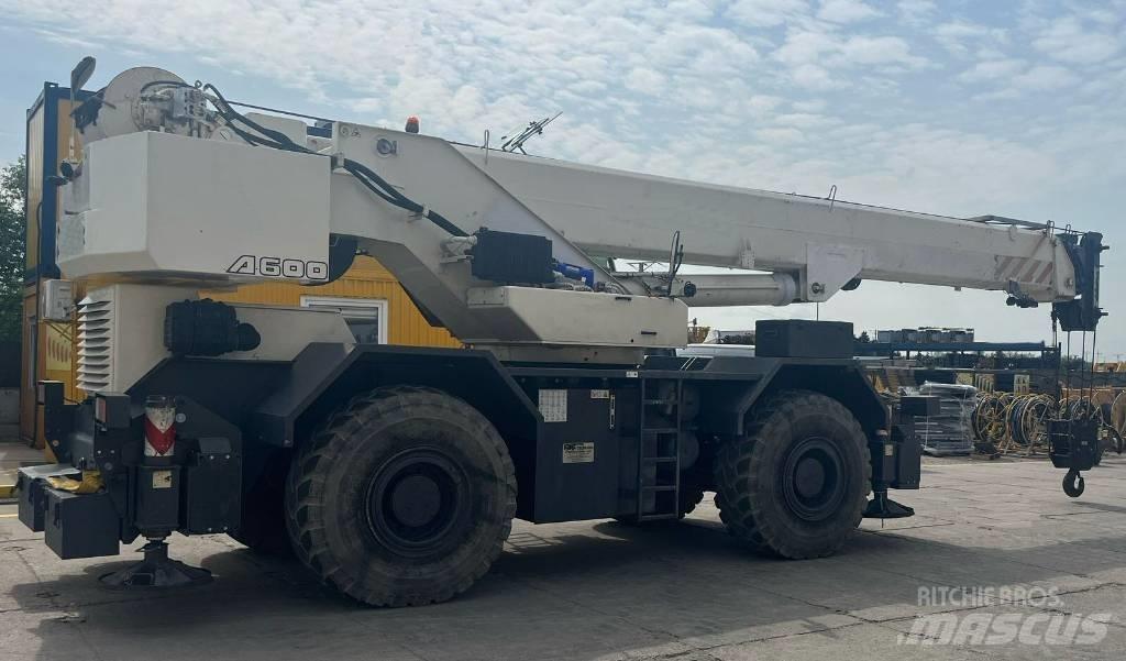 Terex A 600 ラフテレーンクレーン