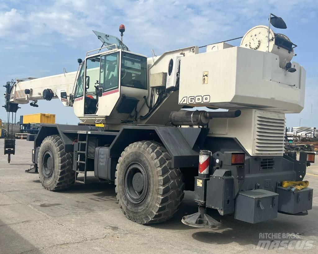 Terex A 600 ラフテレーンクレーン