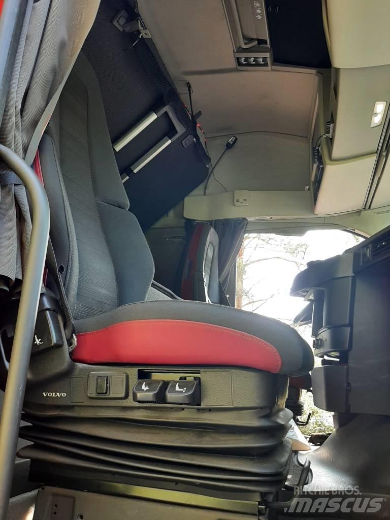 Volvo FH 13 中古トラクターヘッド | トレーラーヘッド