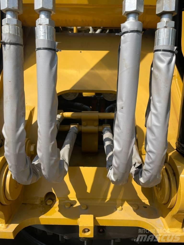 CAT 320 GC ホイール式油圧ショベル（パワーショベル・ユンボ・バックホー）