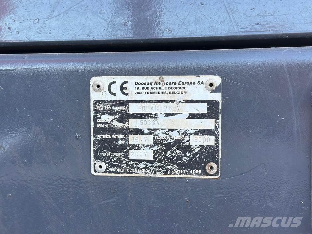 Doosan SOLAR 75V 中型油圧ショベル 7ｔ-12ｔ（ユンボ・パワーショベル・バックホー）