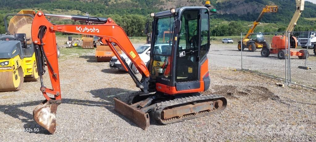 Kubota U 27-4 ミニ油圧ショベル 7t以下（ミニユンボ・ミニディガー）