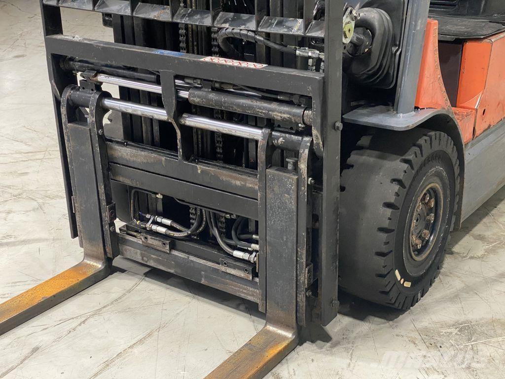 Toyota 7FBMF25 バッテリーフォークリフト