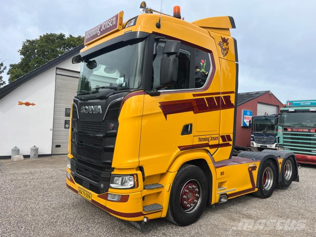 Scania S 580 V8 中古トラクターヘッド | トレーラーヘッド