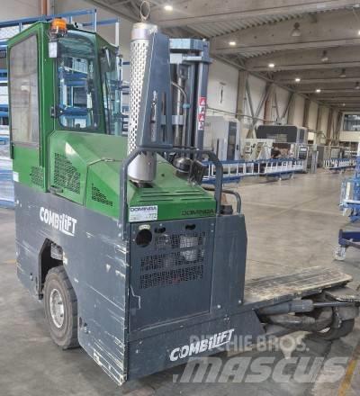 Combilift C 4000 L 全方向リーチ型フォークリフト