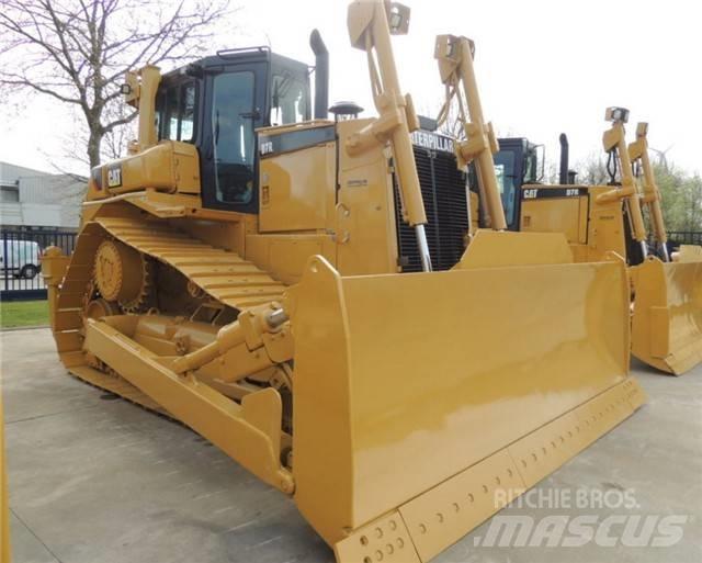 CAT D 7 R ブルドーザー