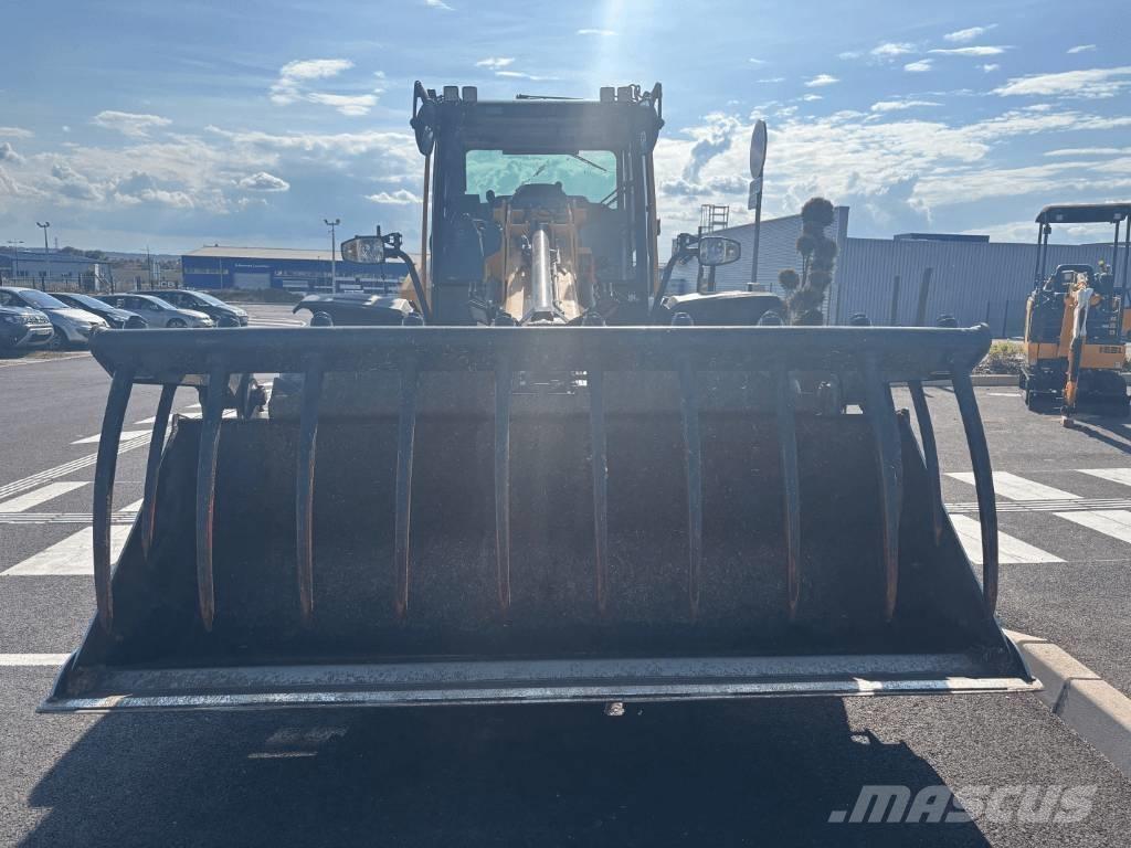 JCB TM 320 S 農業用テレハンドラー