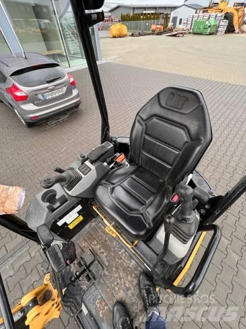CAT 301.7 CR ミニ油圧ショベル 7t以下（ミニユンボ・ミニディガー）