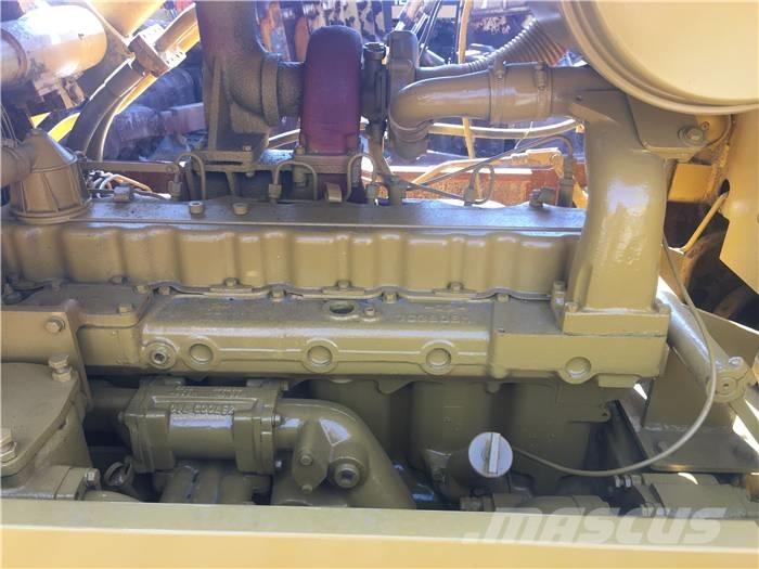 CAT D 6 D ブルドーザー