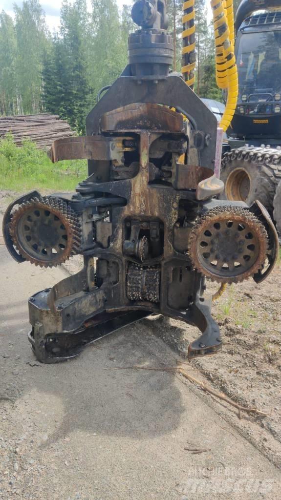 Ponsse SCORPION 8W ハーベスター