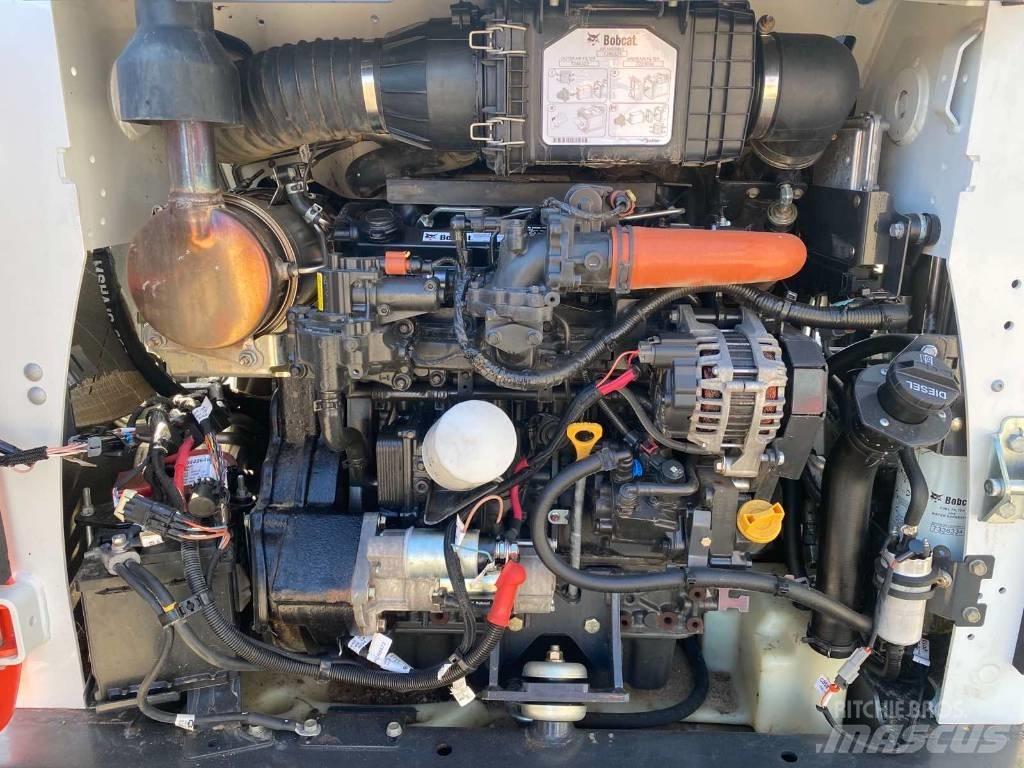 Bobcat T 590 スキッドステアローダー