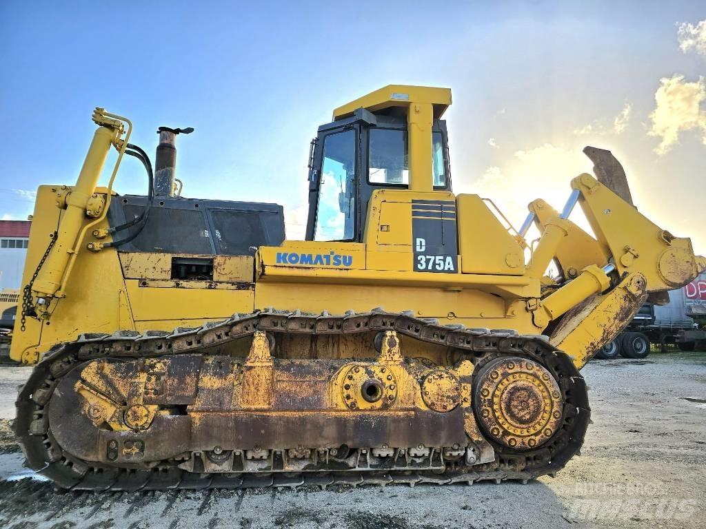Komatsu D 375 A-1 ブルドーザー