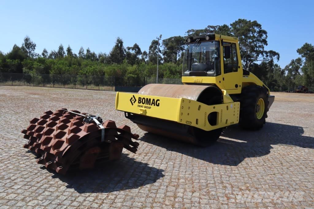 Bomag BW 216 D-4 ソイルコンパクター