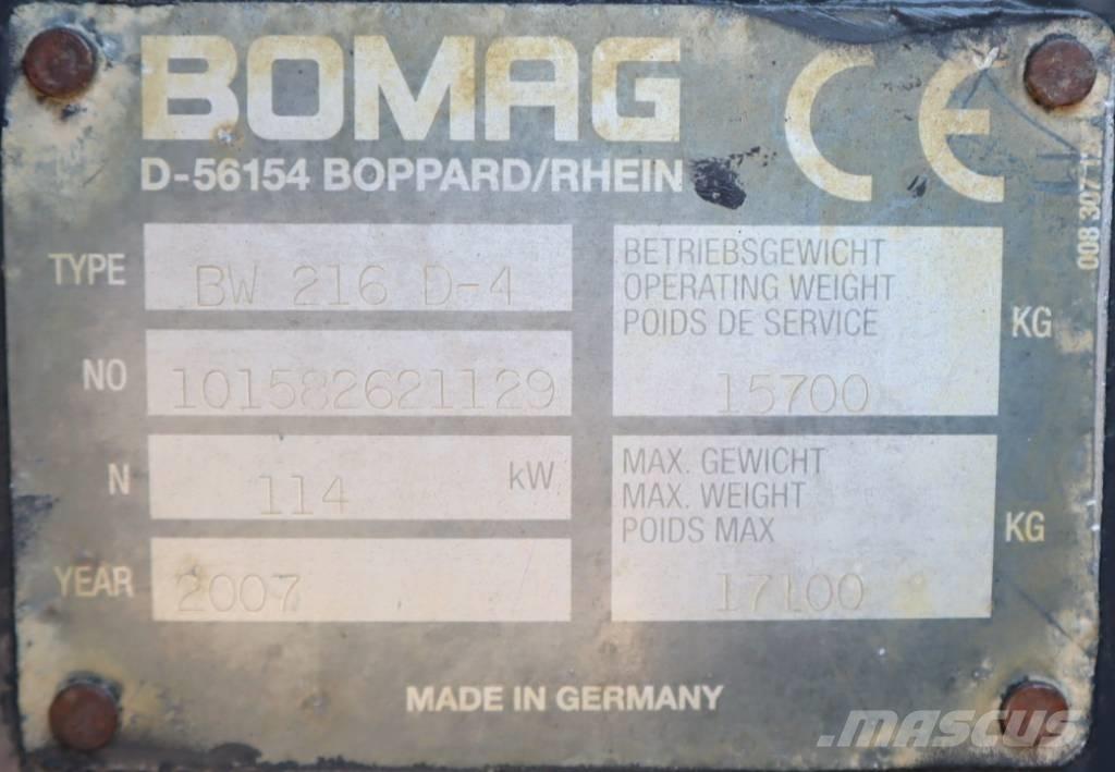 Bomag BW 216 D-4 ソイルコンパクター