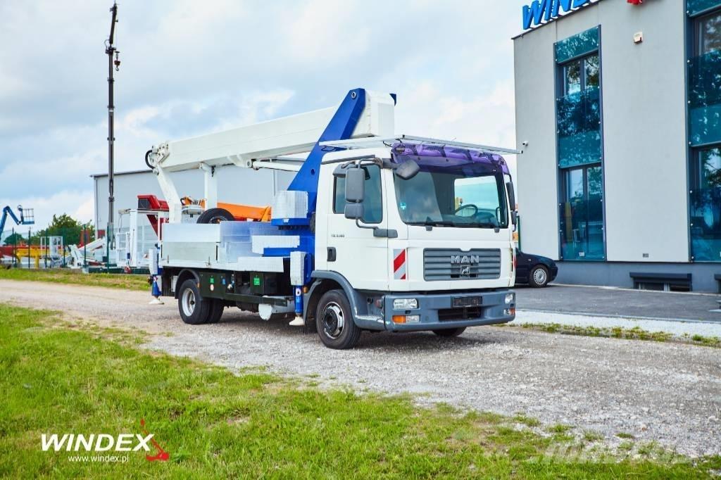 Wumag WT 300 トラック高所作業車