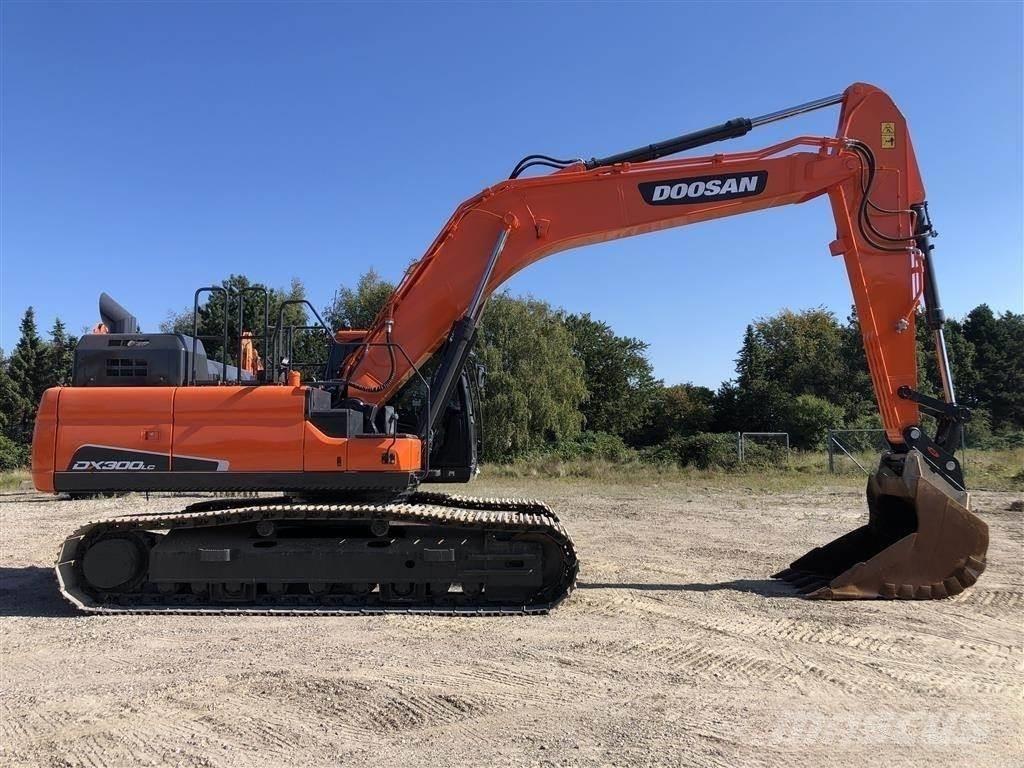 Doosan dx300 大型油圧ショベル12t以上（パワーショベル・ユンボ）