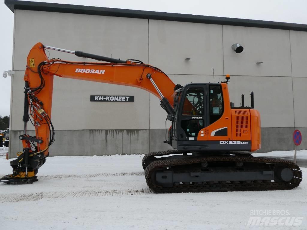 Doosan DX 235 LCR-5 大型油圧ショベル12t以上（パワーショベル・ユンボ）