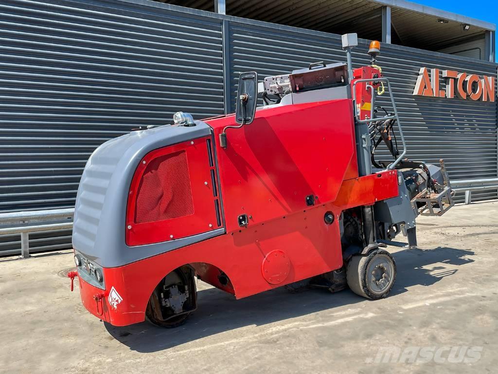 Wirtgen W 50 DC アスファルトコールドミリングマシーン