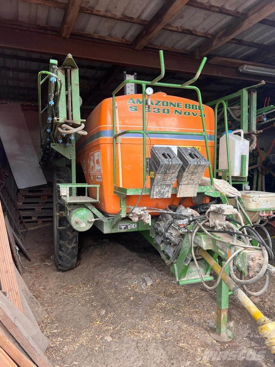 Amazone S330 Nova 牽引型スプレイヤー