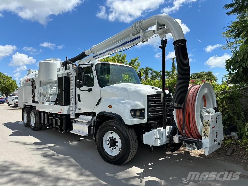 Freightliner 114 SD コンバイン／バキュームトラック