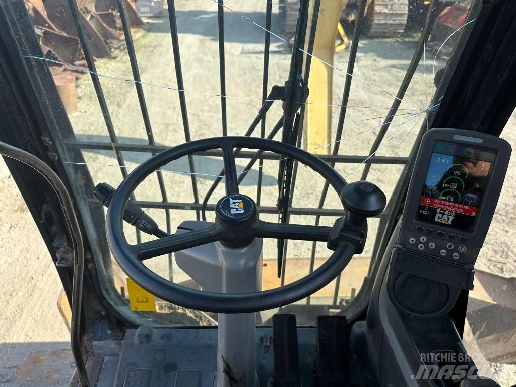 CAT M 318 D MH 廃棄物／工業産廃処理機