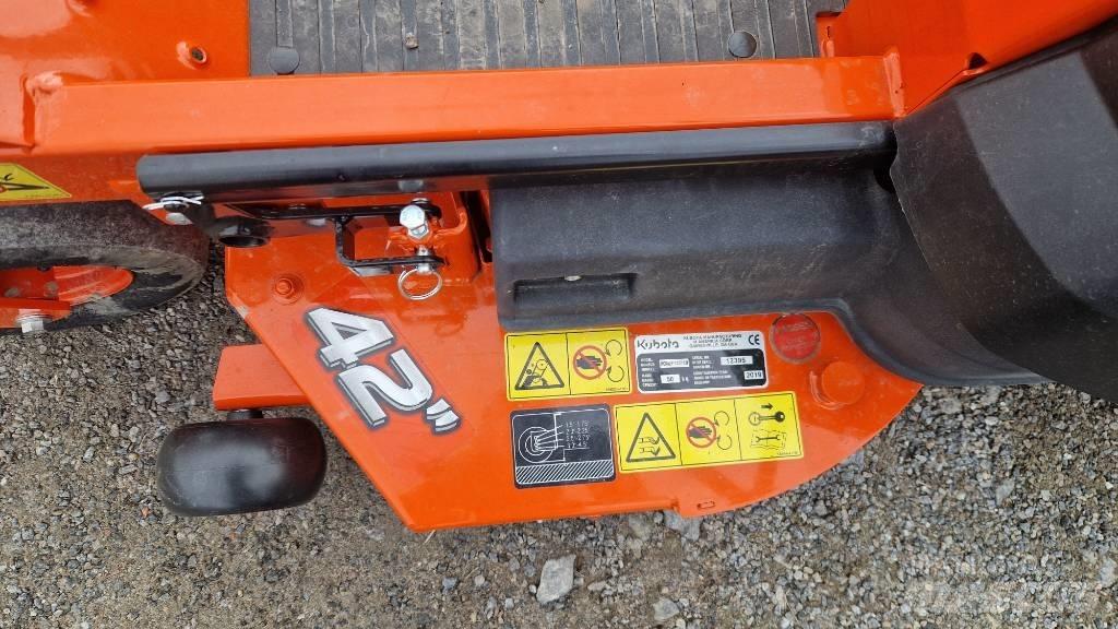 Kubota Z 122 RKW ゼロターンモア/芝刈り機