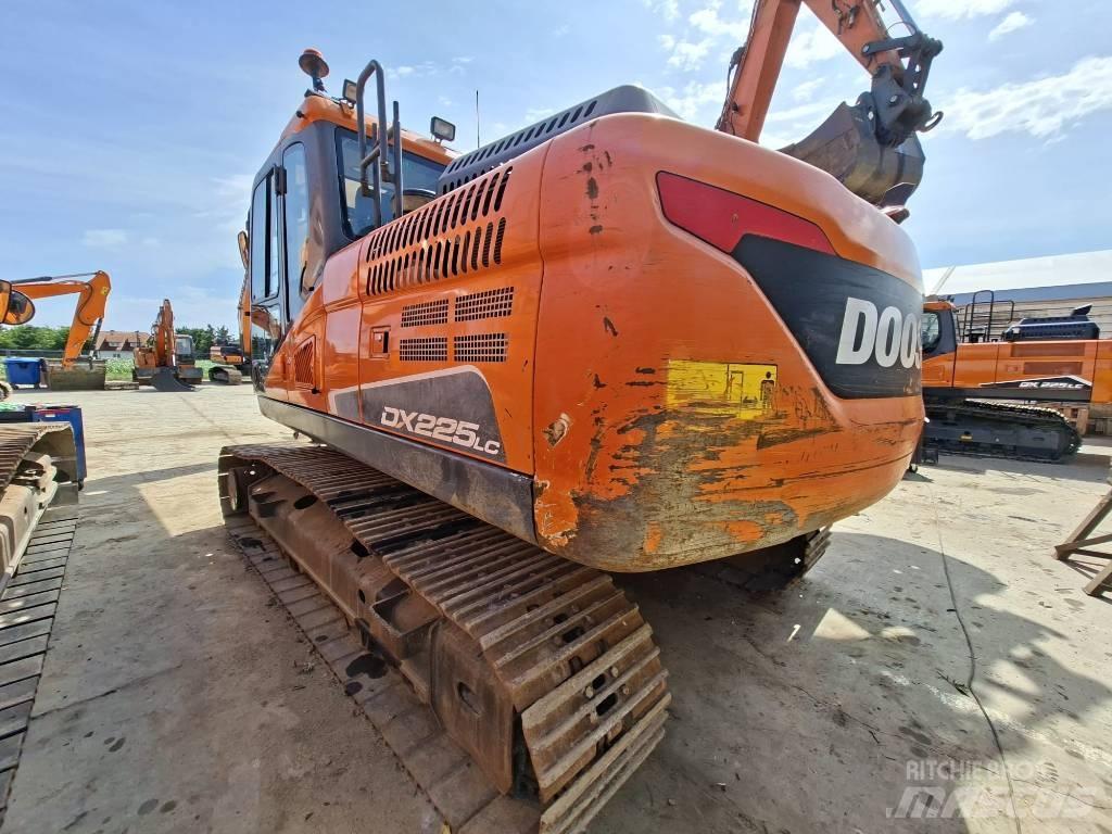Doosan DX 225 LC-5 大型油圧ショベル12t以上（パワーショベル・ユンボ）