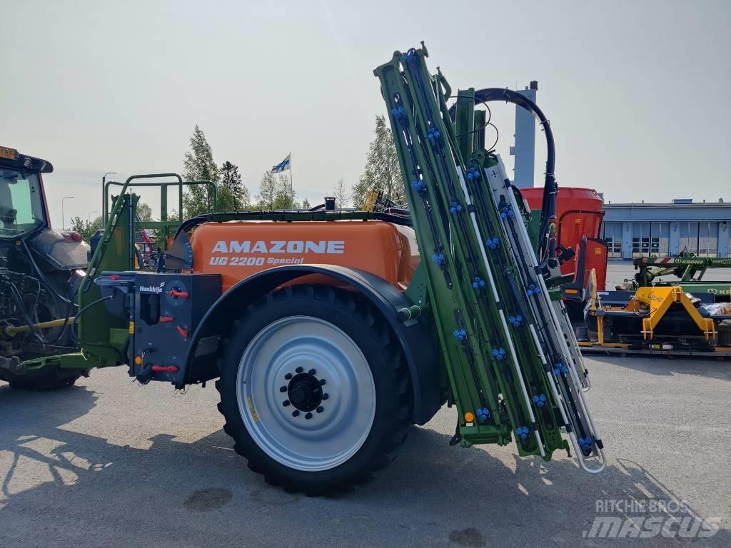 Amazone UG 2200 牽引型スプレイヤー