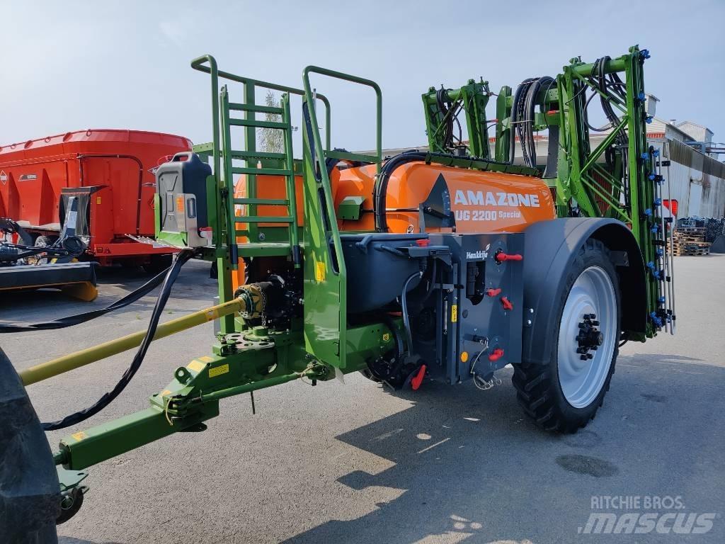 Amazone UG 2200 牽引型スプレイヤー