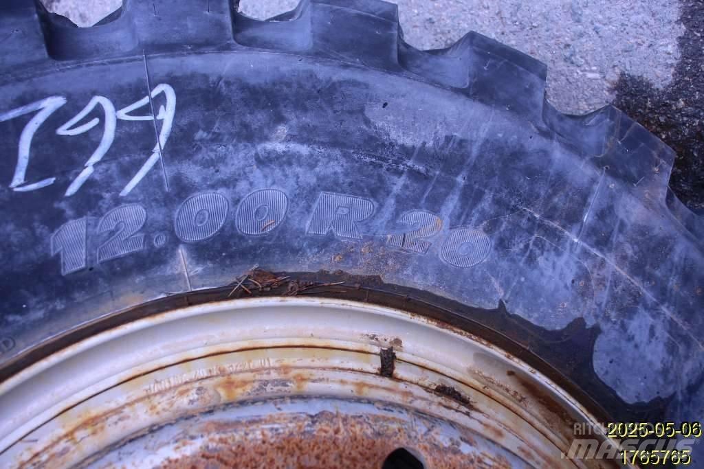 Michelin XMINED2 タイヤ、ホイル、リム