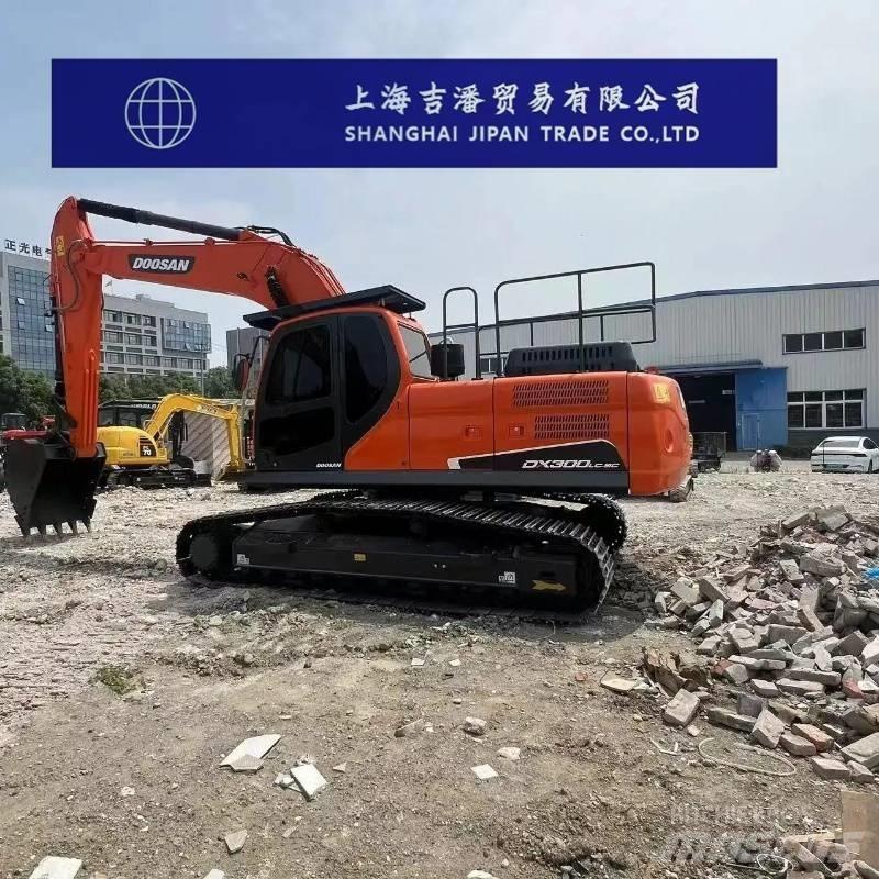 Doosan DX 300 大型油圧ショベル12t以上（パワーショベル・ユンボ）