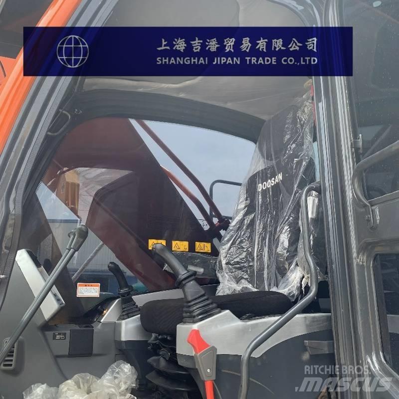 Doosan DX 300 大型油圧ショベル12t以上（パワーショベル・ユンボ）