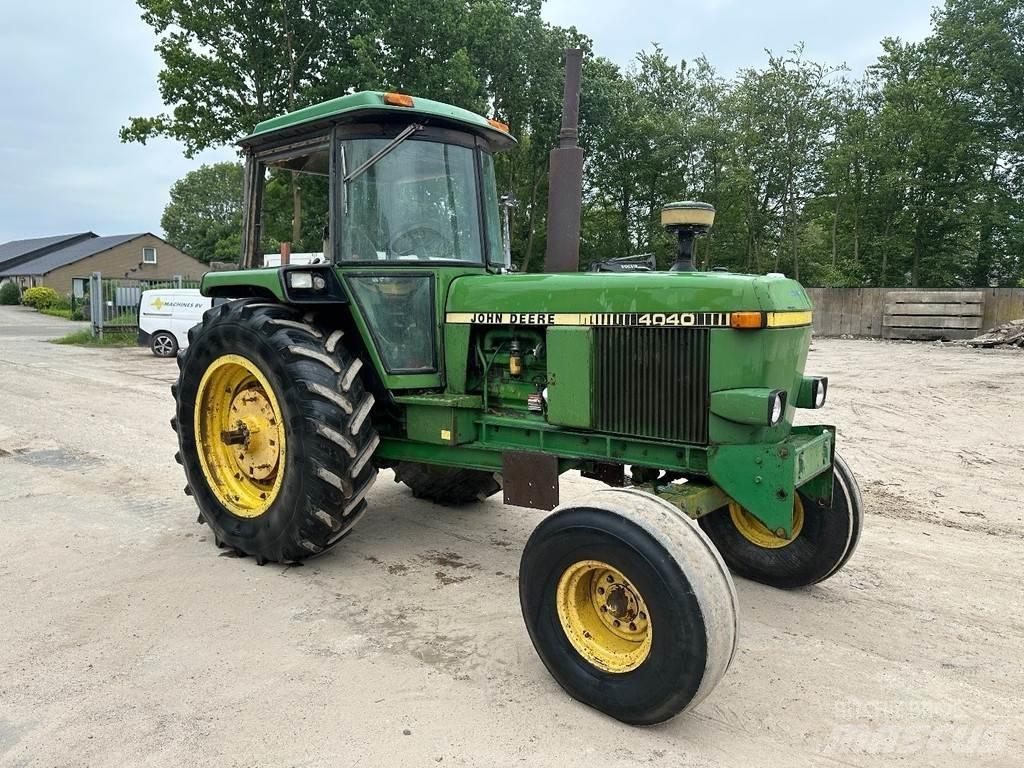 John Deere 4040 トラクター