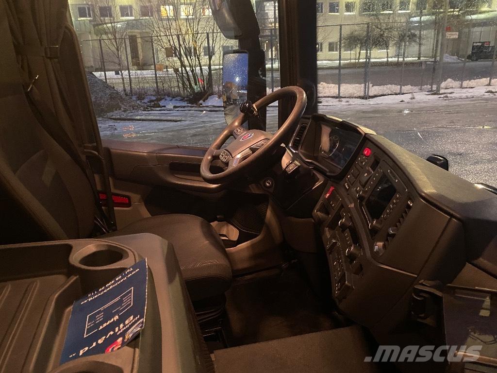 Scania LB ボックスボディー、ウイング、箱車