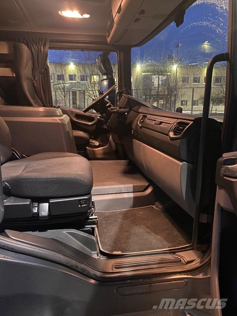 Scania LB ボックスボディー、ウイング、箱車