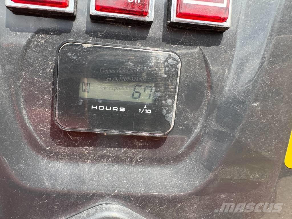 Kubota K 008-5 ミニ油圧ショベル 7t以下（ミニユンボ・ミニディガー）