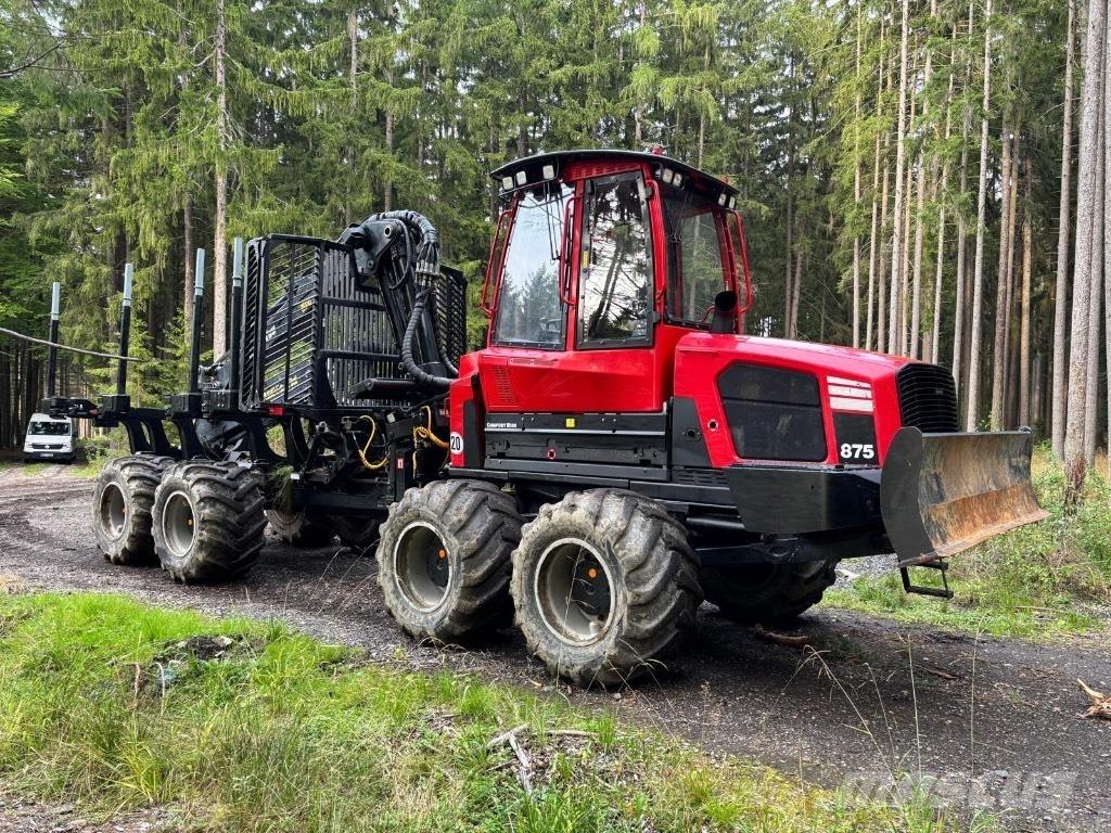 Komatsu 875 フォワーダー