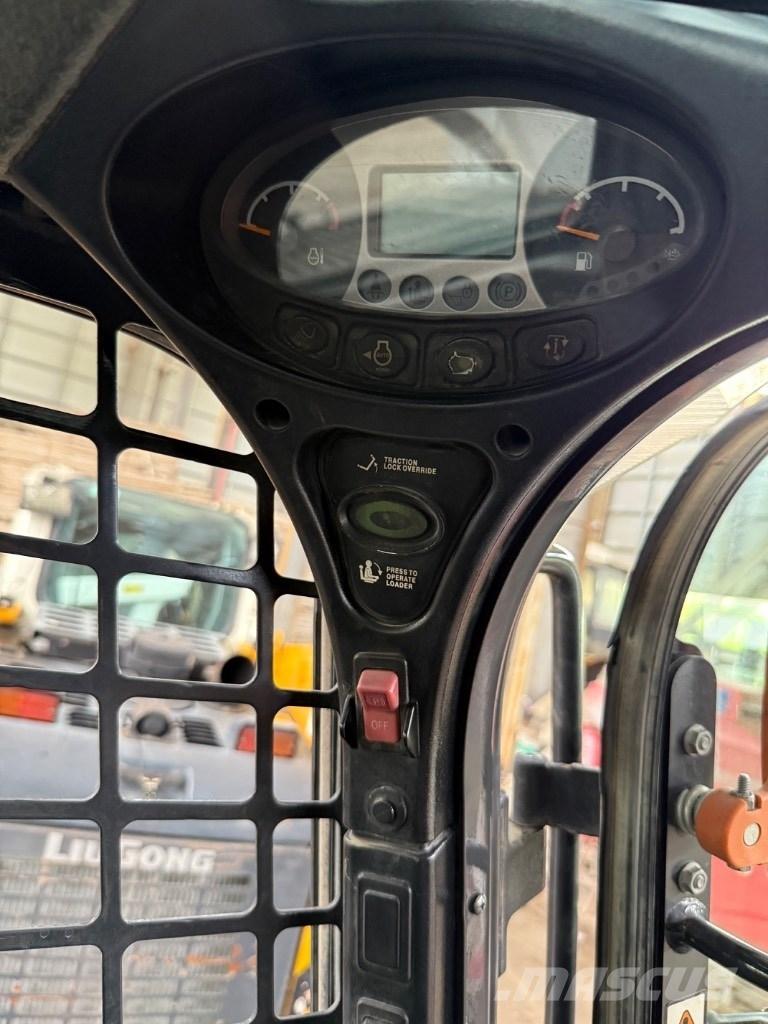 Bobcat S 770 スキッドステアローダー