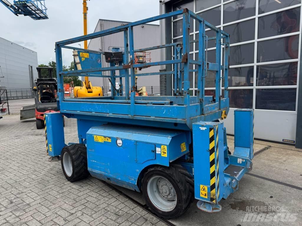 Genie GS 2668 RT シザースリフト