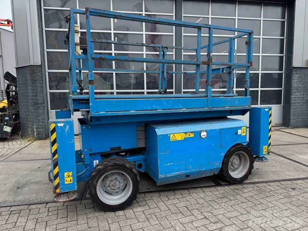 Genie GS 2668 RT シザースリフト