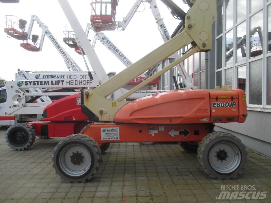 JLG E 600 JP ブームリフト　屈伸型