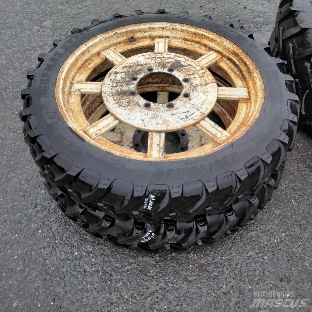BKT 9.5R36 タイヤ、ホイル、リム