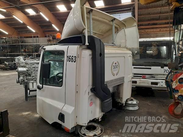 DAF CF75 DAYCAB キャビン及び内装