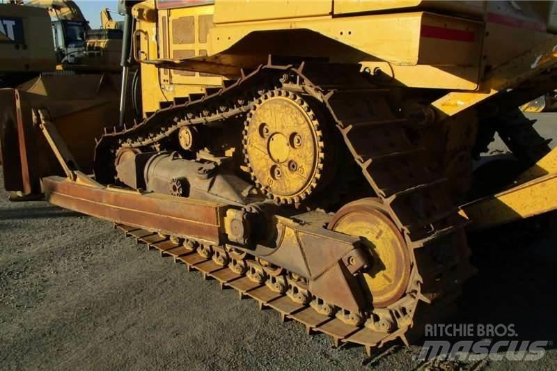 CAT D6R ブルドーザー