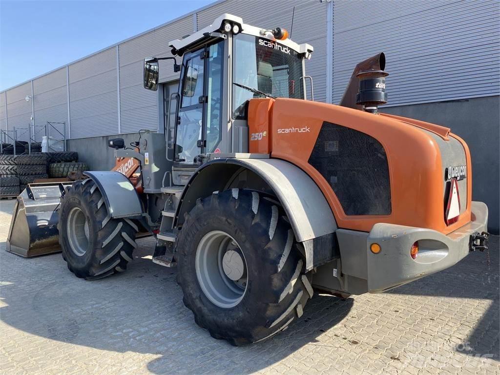 Weycor AR250E ホイールローダー・タイヤショベル